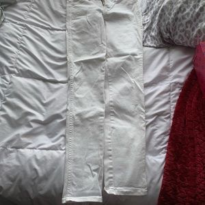 White skinny jean